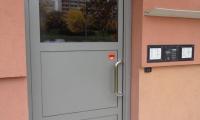 Postupimska 04_Jansen, 1xEM, hl. vstup, okt.2016.jpg